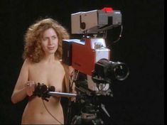 Голая Джессика Хехт в фильме «Анархия TV» фото #8