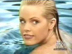 Голая Джина Ли Нолин в сериале «Шина» фото #8