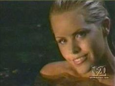 Голая Джина Ли Нолин в сериале «Шина» фото #9