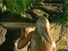 Голая Джина Ли Нолин в сериале «Шина» фото #10