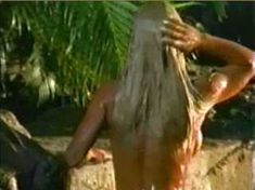 Голая Джина Ли Нолин в сериале «Шина» фото #11