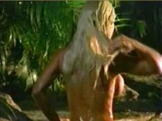 Голая Джина Ли Нолин в сериале «Шина» фото #12