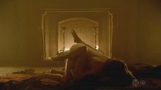 Голая Джина МакКи в сериале «Борджиа» фото #8