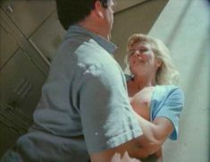 Голая Джинджер Линн Аллен в фильме «Ум, тело и душа» фото #2