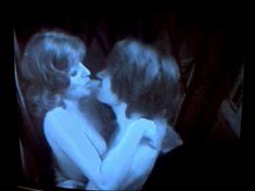 Голая Джоан Коллинз в фильме «Жеребец» фото #13