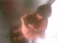 Голая Джоан Коллинз в фильме «Сука»