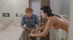 Голая Джоан Северанс в фильме «Ничего не вижу, ничего не слышу» фото #3