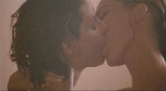 Голая Джоан Северанс в фильме «Озеро любви» фото #11