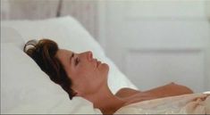 Голая Джоан Северанс в фильме «Озеро любви» фото #18