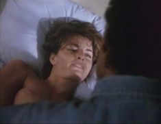 Голая Джоан Северанс в фильме «Преступные намерения» фото #18