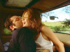 Джои Лорен Эдамс  засветила грудь в фильме «Прохладное сухое место» фото #1