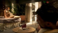 Голая Джолин Андерсен в сериале «Королевство» фото #3