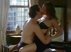 Голая Джолин Блэлок в сериале «Охотники за алмазами» фото #9