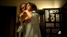 Голая Джоэнна Гоуинг в сериале «Королевство» фото #9