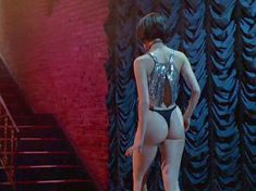 Голая Джоэнна Гоуинг в фильме «Шантаж» фото #1