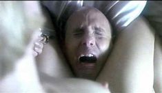 Голая грудь Джули Боуэн в фильме «Оргазм Эми» фото #2