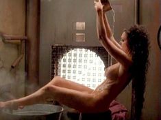 Голая Джули Стрэйн в фильме «Валькирия» фото #31