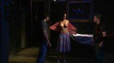 Голая Джули Стрэйн в фильме «Сестринское братство» фото #30