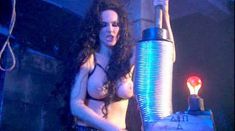 Голая Джули Стрэйн в фильме «Сестринское братство» фото #36