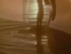 Голая Джули Уорнер в фильме «Доктор Голливуд» фото #5