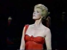 Голая грудь Джули Эндрюс в фильме «Сукин сын» фото #1