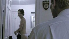 Голая Джулианна Николсон в фильме «Ее имя Карла» фото #5