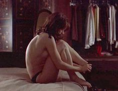 Голая Джульетт Льюис в фильме «Убийство в чужом городе» фото #1