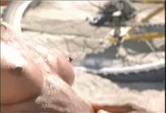 Голая Ди в сериале «Бухта страсти. Восходящие звезды» фото #12