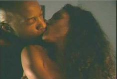 Голая Ди в сериале «Бухта страсти. Восходящие звезды» фото #20