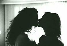 Голая Диди Пфайфер в фильме «Двойное разоблачение» фото #3