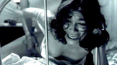 Долорес Эредия засветила грудь в фильме «Чистилище» фото #1