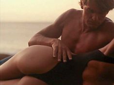 Голая Дона Спейр в фильме «Жестокая охота» фото #1