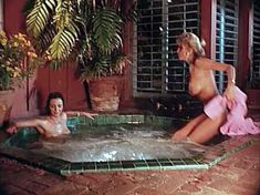 Голая Дона Спейр в фильме «Победить или умереть» фото #2