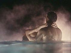 Голая Дона Спейр в фильме «Победить или умереть» фото #11