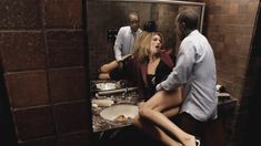 Голая Доун Оливери в сериале «Обитель лжи» фото #7