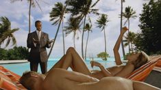 Голая Доун Оливери в сериале «Обитель лжи» фото #10