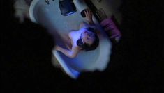 Голая Дэбби Рошон в фильме «Апокалипсис и королева красоты» фото #3