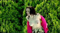 Голая Дэбби Рошон в фильме «Кровопускание» фото #8