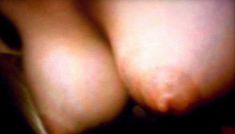 Голая Дэбби Рошон в фильме «Человек из ниоткуда» фото #5