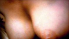 Голая Дэбби Рошон в фильме «Человек из ниоткуда» фото #8