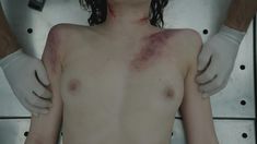 Голая Дэйзи Ридли в сериале «Безмолвный свидетель» фото #3