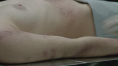 Голая Дэйзи Ридли в сериале «Безмолвный свидетель» фото #4