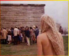 Дэрил Ханна показала голую попку в фильме «Всплеск» фото #4