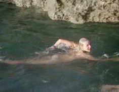 Голая Дэрил Ханна в фильме «Летние любовники» фото #7