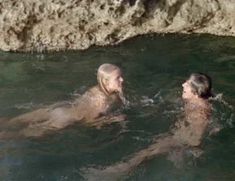 Голая Дэрил Ханна в фильме «Летние любовники» фото #8