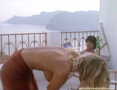 Голая Дэрил Ханна в фильме «Летние любовники» фото #13