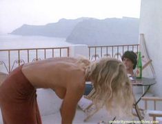 Голая Дэрил Ханна в фильме «Летние любовники» фото #14