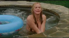 Дэрил Ханна засветила грудь в фильме «Не уступить Штейнам» фото #4