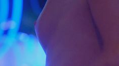 Голая Дэрил Ханна в фильме «Танцы в «Голубой игуане»» фото #2