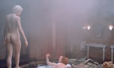 Голая Ева Гримальди в фильме «Тихие дни в Клиши» фото #3